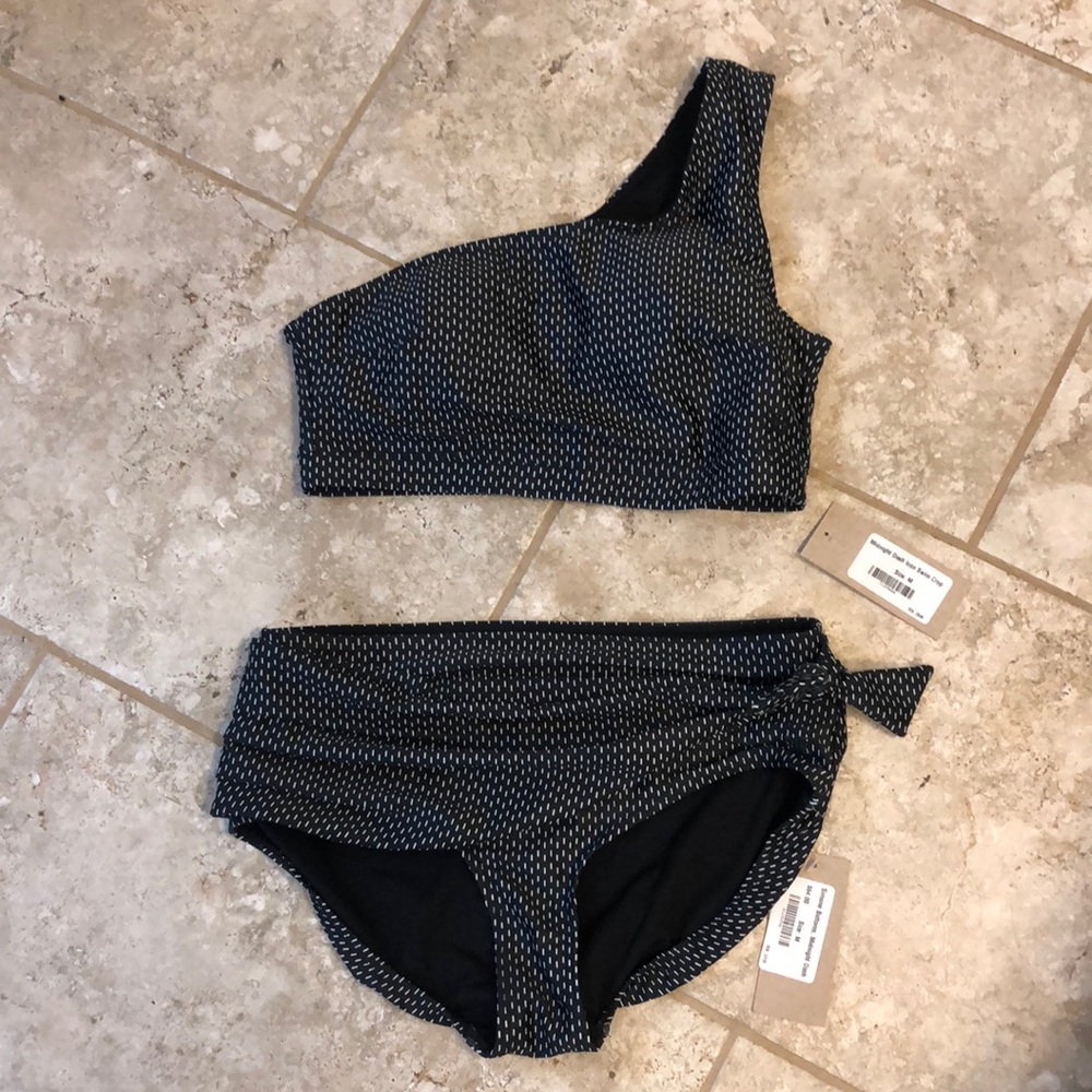 Midnight dash Albion suit